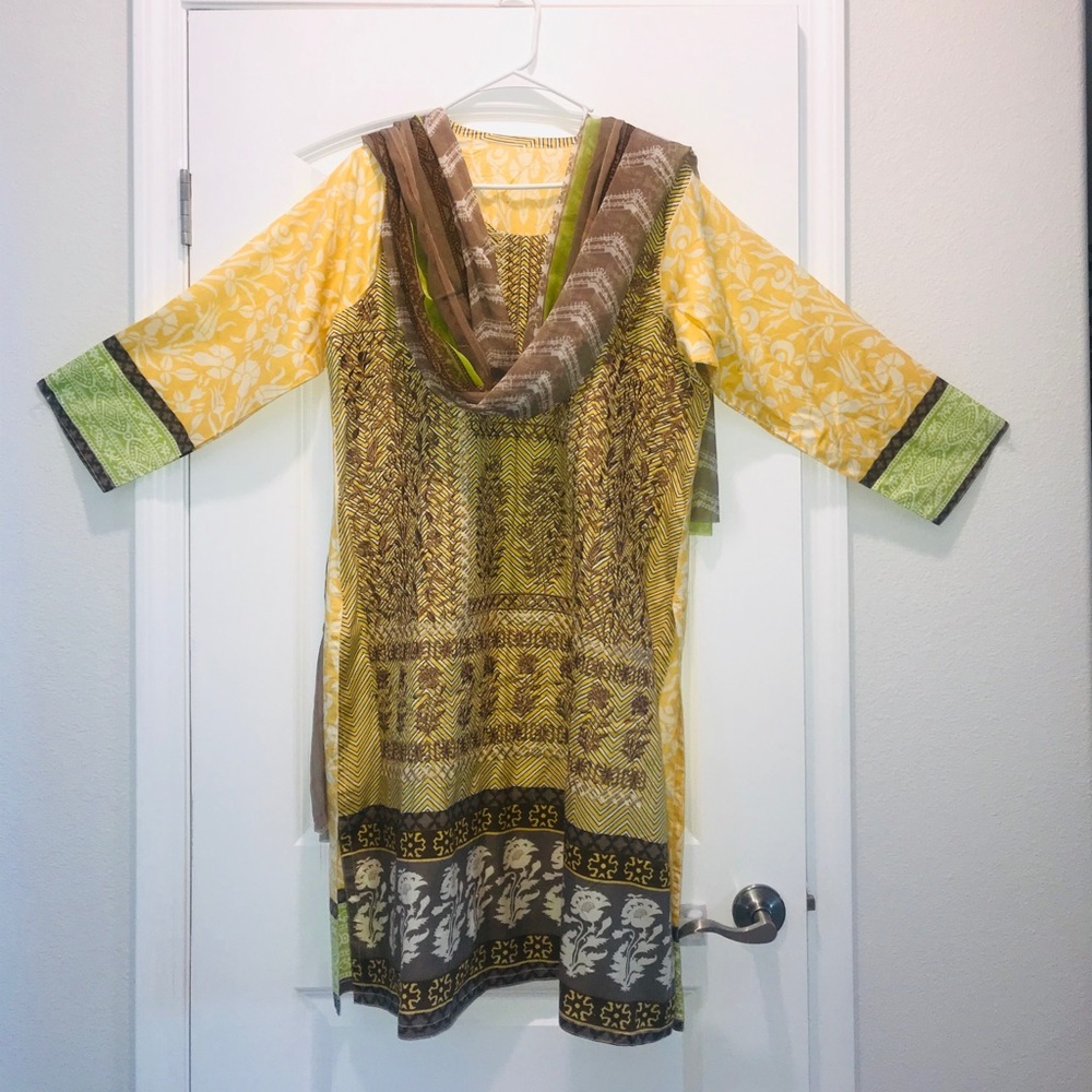 Pakistani/Indian kamees shalwar